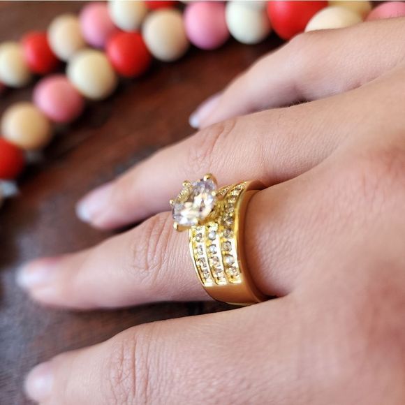 Charter Club Gold & CZ ring Sparkly Size 9 NWOT - Picture 5 of 8